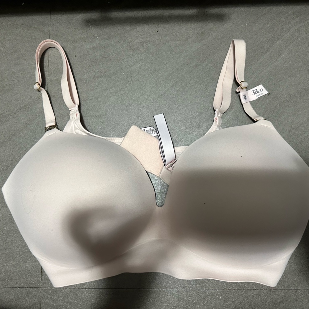 Victoria’s Secret wireless push up bra